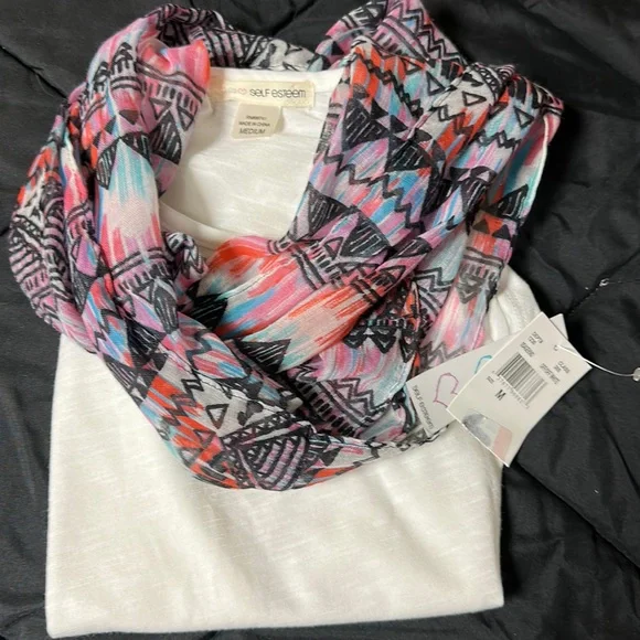 Girls shirt with scarf - Picture 3 of 3